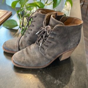 Söfft leather ankle booties!